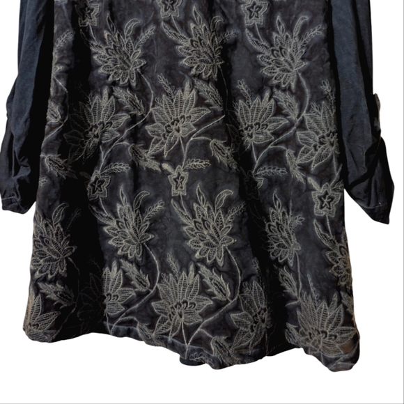 NWT Soft Surroundings Embroidered Floral Pull Tab Cotton Stretch Tunic Top - Picture 6 of 9